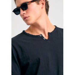 FUNKY BUDDHA FBM011-004-04 BLACK T-shirt με λαιμό henley και raw cuts